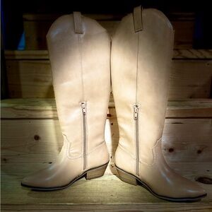 Women's size 6 Tall Tan Western Knee-High Boots - Brown / square heel